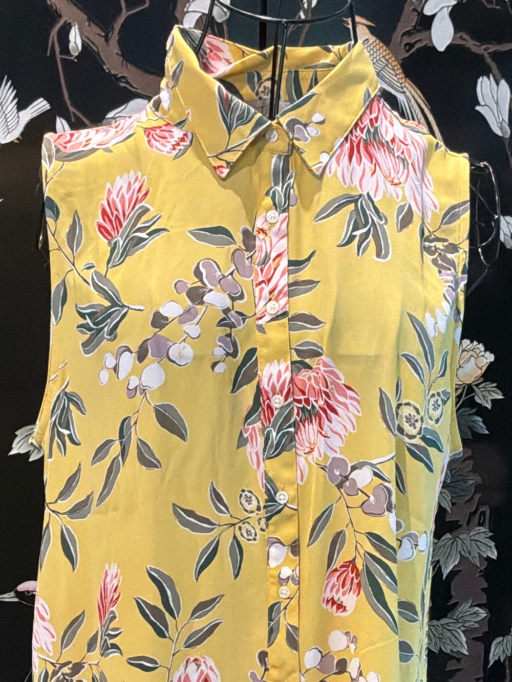 LOFT Yellow Floral Sleeveless Button Front Shell Top L EUC